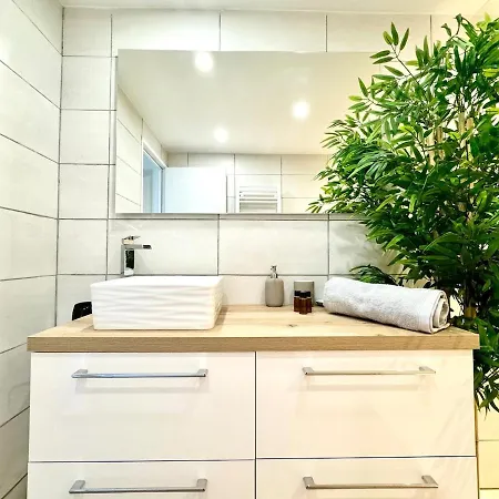 Apartment Beau 65 M2 En Front De A St Raphael - Piscine *