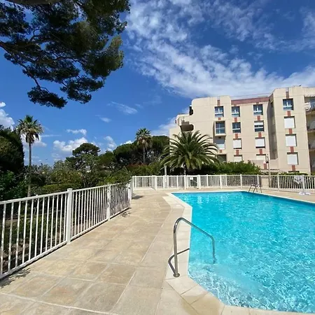 Beau 65 M2 En Front De A St Raphael - Piscine Apartment