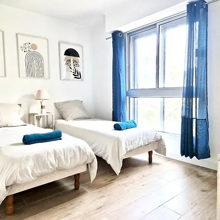 Apartment Beau 65 M2 En Front De A St Raphael - Piscine